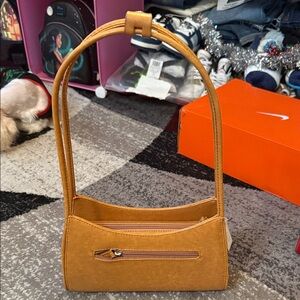 Elegant Tan Shoulder Bag